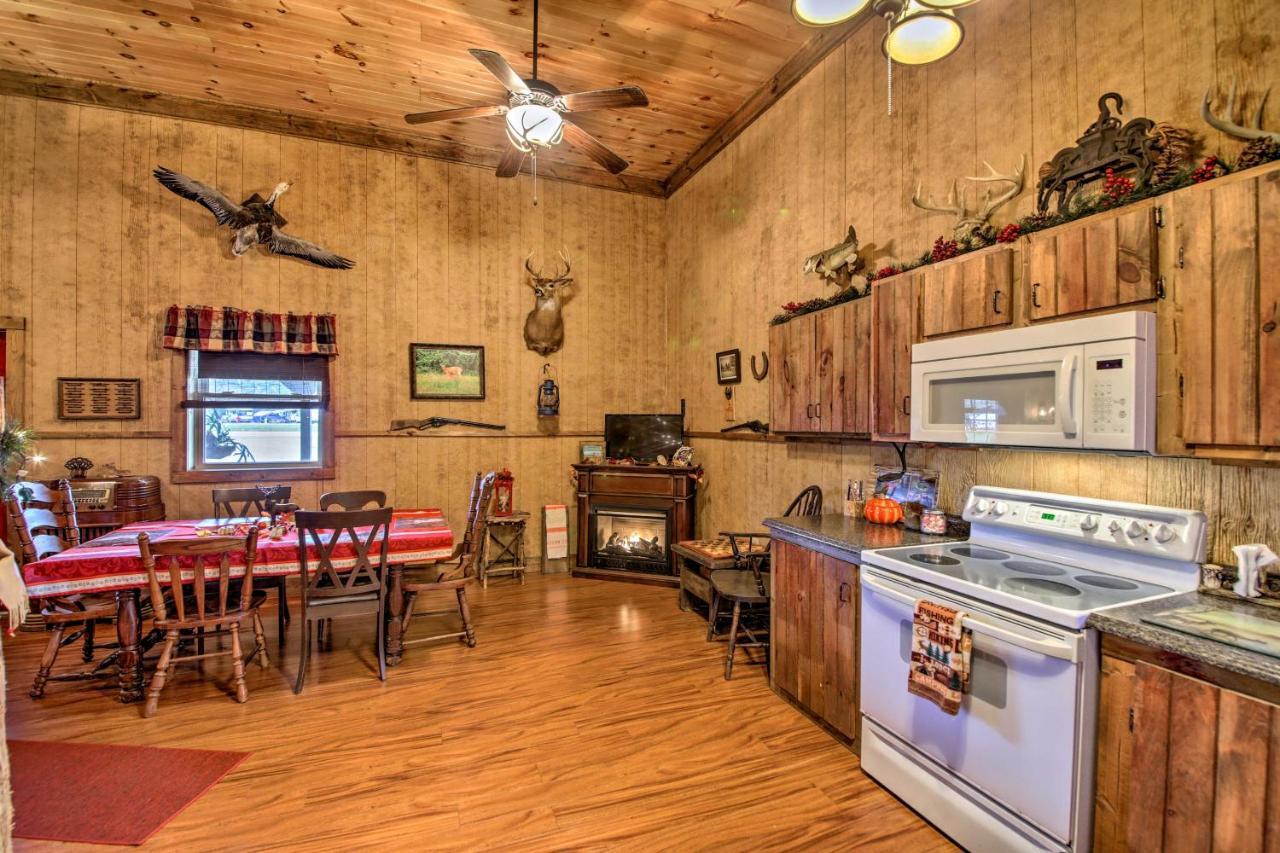 The Bovard Lodge Rustic Cabin Near Ohio River! Florence Eksteriør billede